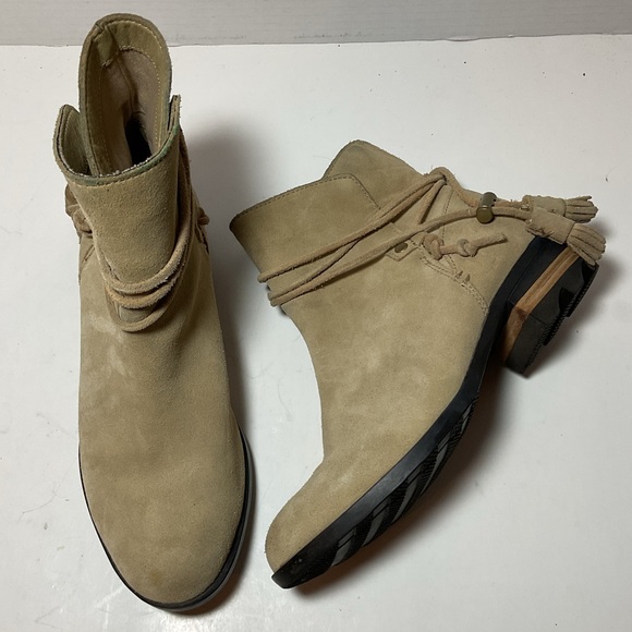 Sorel Farah Suede Ankle Boots in Camel Tan - Picture 1 of 14